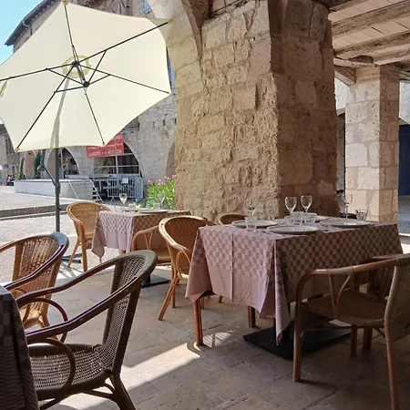 Au Coin Perdu Hostel