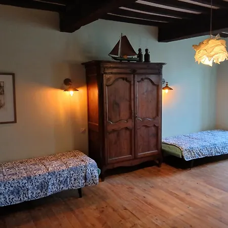 Au Coin Perdu Hostel